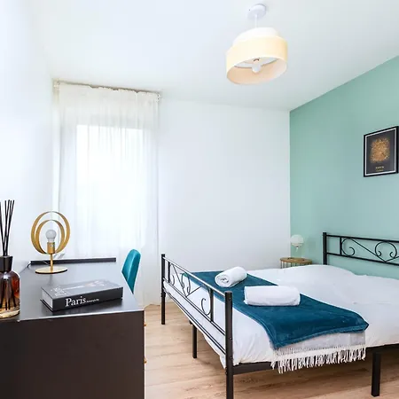 Lovely Au Stade De France * Saint-Denis (Seine-Saint-Denis)